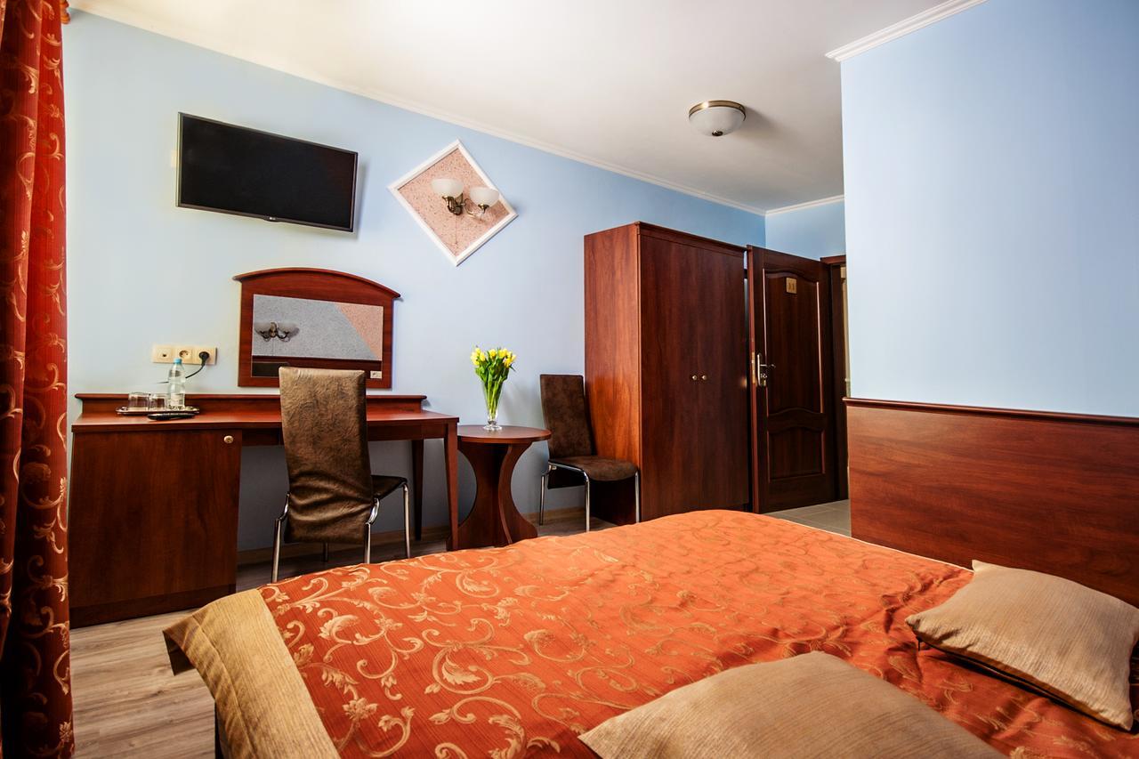 Hotel Irys Люблин Екстериор снимка