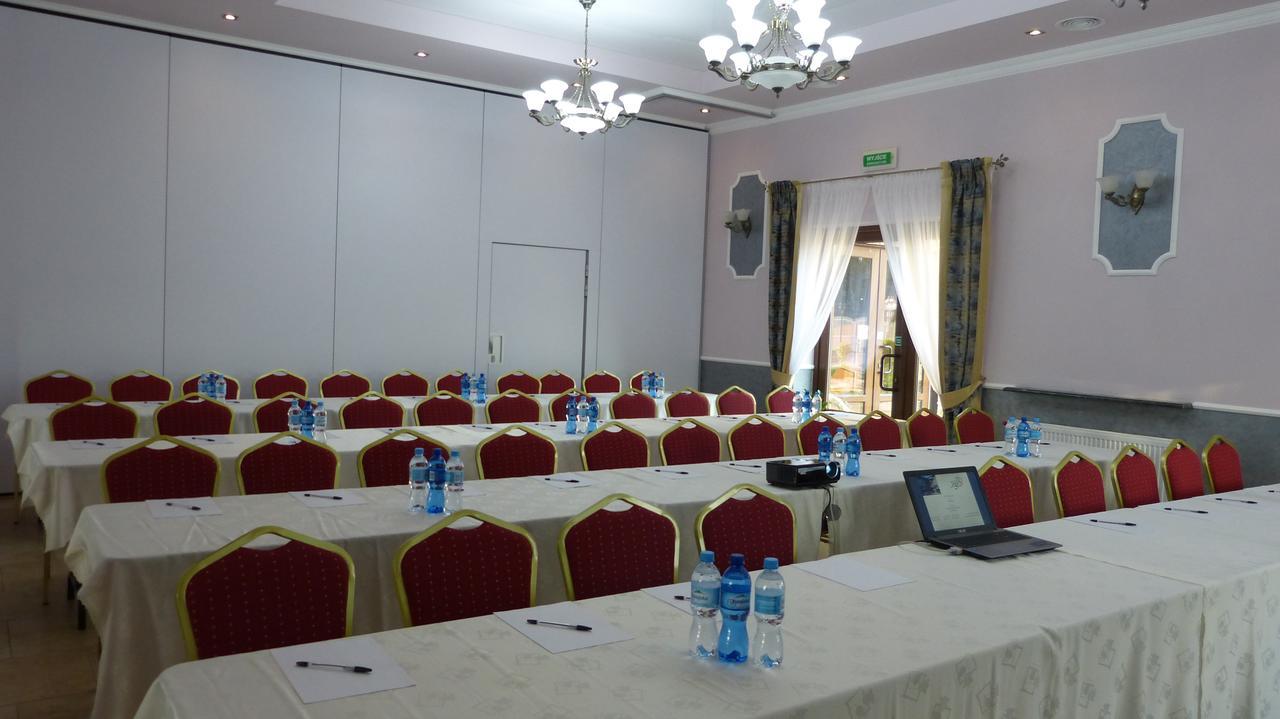 Hotel Irys Люблин Екстериор снимка